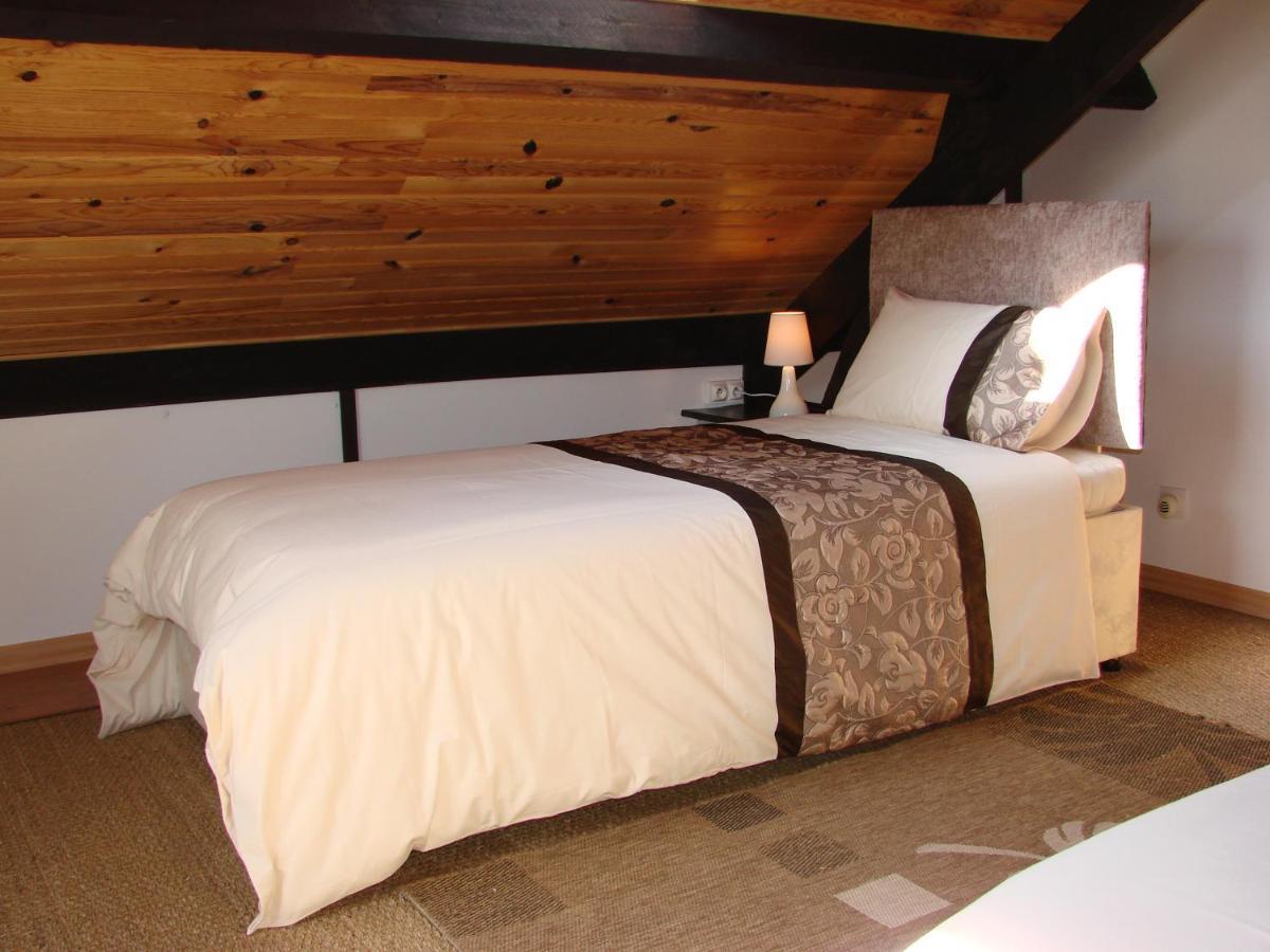 La Blanche Roche Bed and Breakfast Sourdeval Eksteriør billede